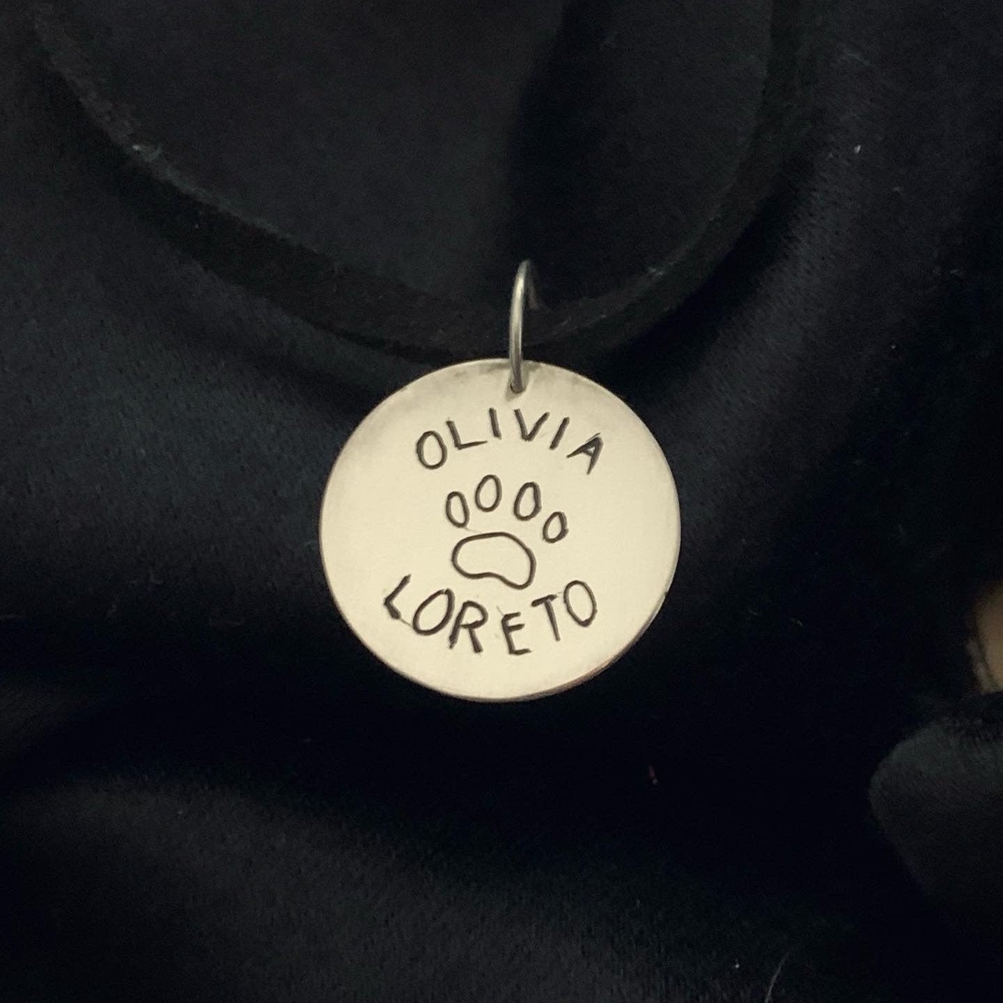 Collar con grabado personalizado