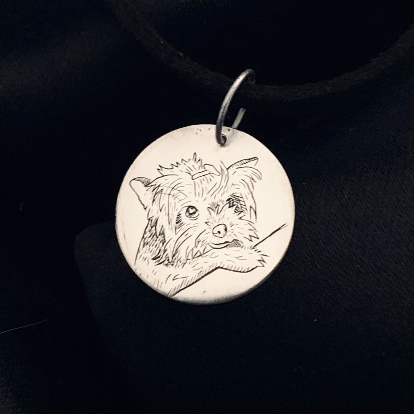Collar con grabado personalizado